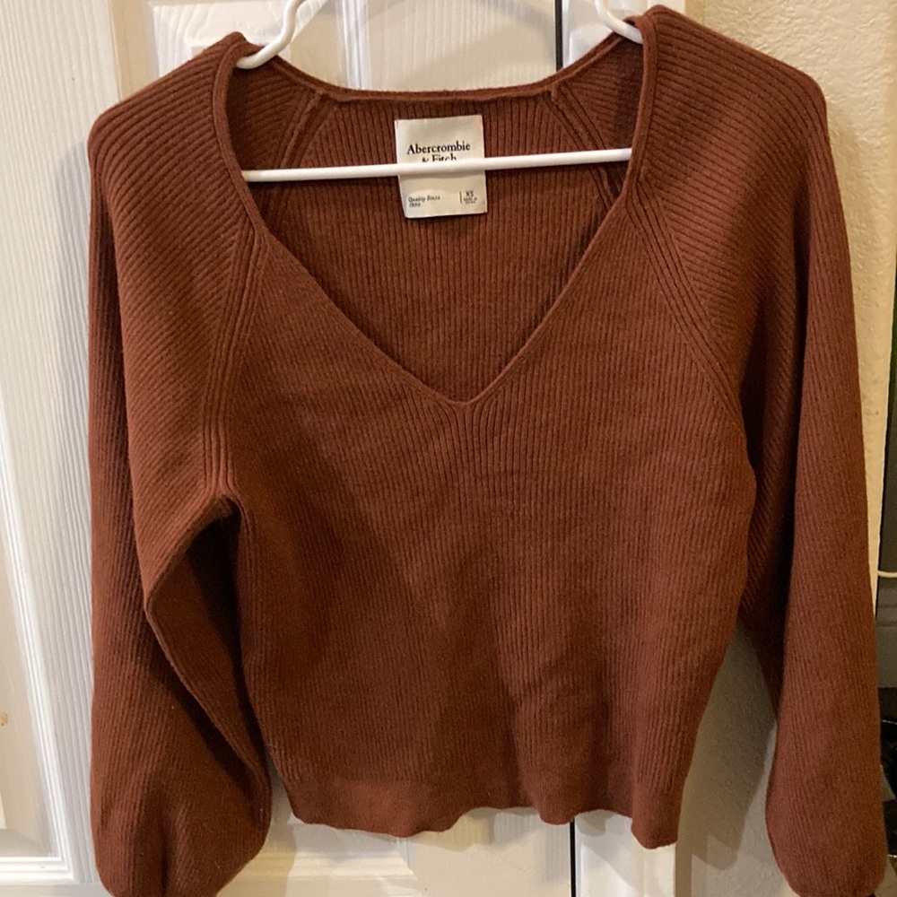 Abercrombie burnt orange ribbed v neck puff sleeve sweater